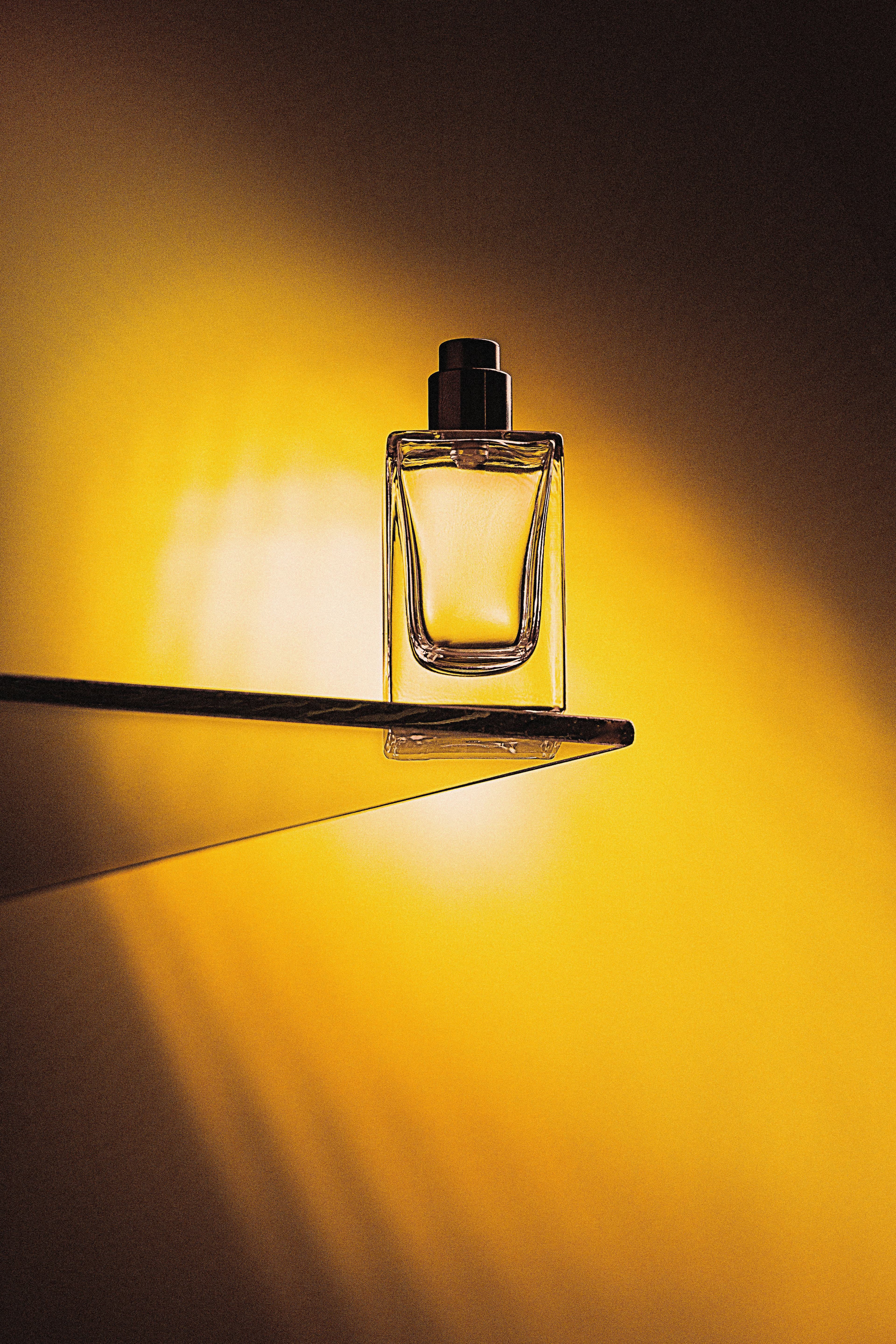 Essential Oils for Perfumery: Building Top, Heart & Base Notes